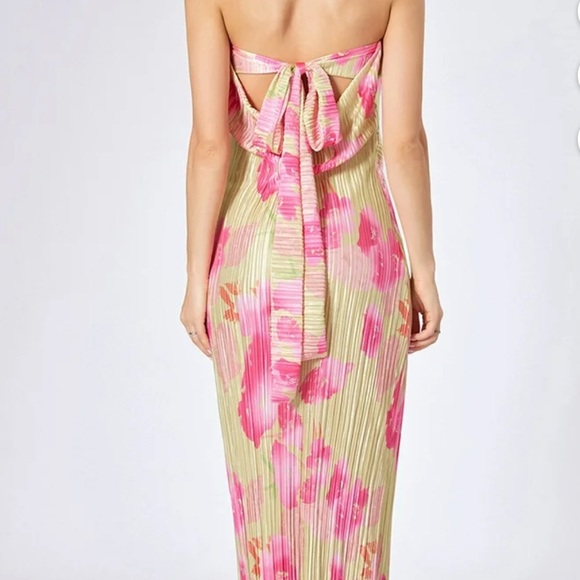 Dresses & Skirts - Elegant Pink Floral Strapless Dress